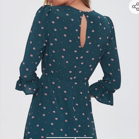 Forever 21 Green Ruffles Hem - Picture 11 of 12